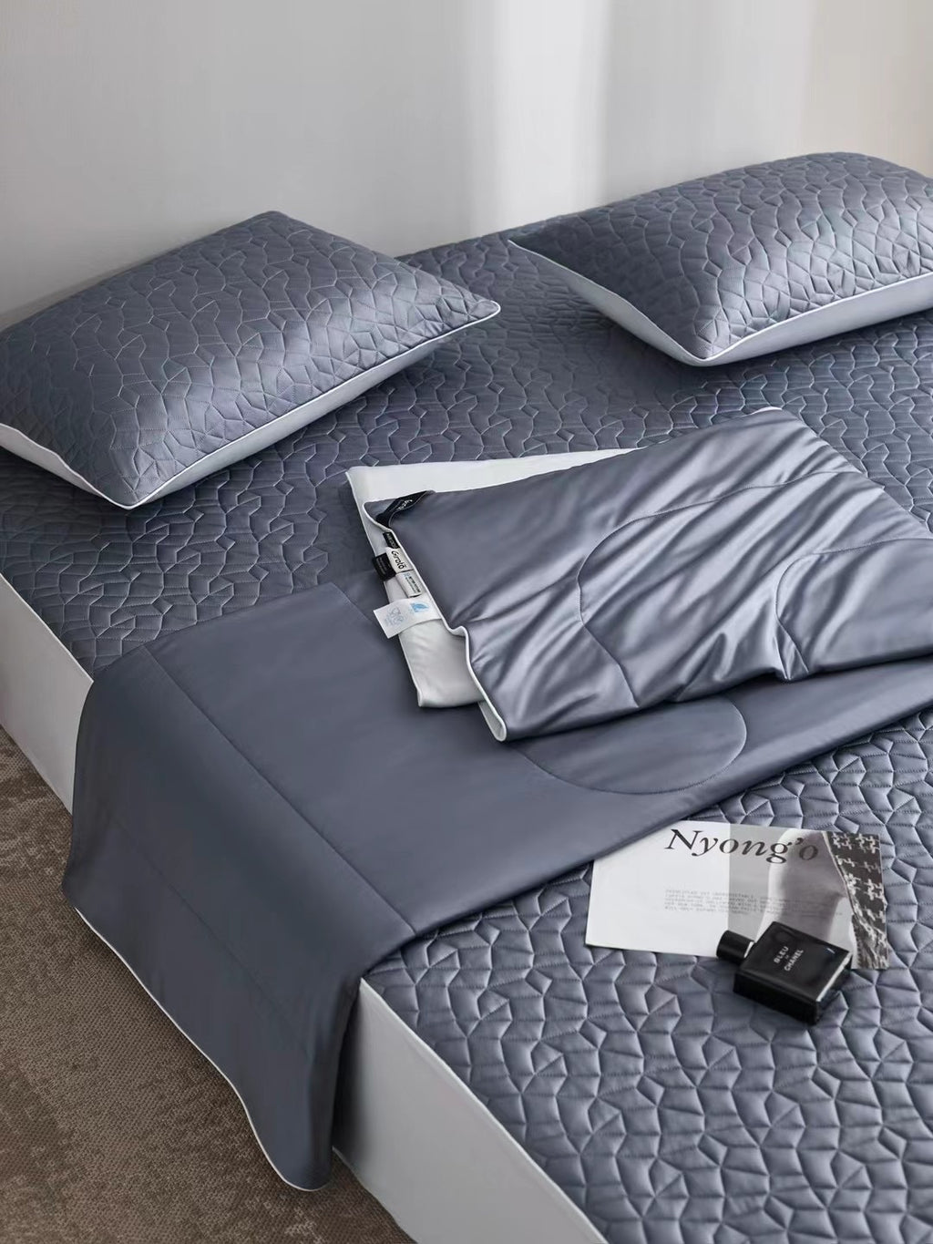 Summer Bedding Set 100% Nylon Cooling Home Texitle (Quilts + 2pcs Pillowcase+ Fitted sheet)