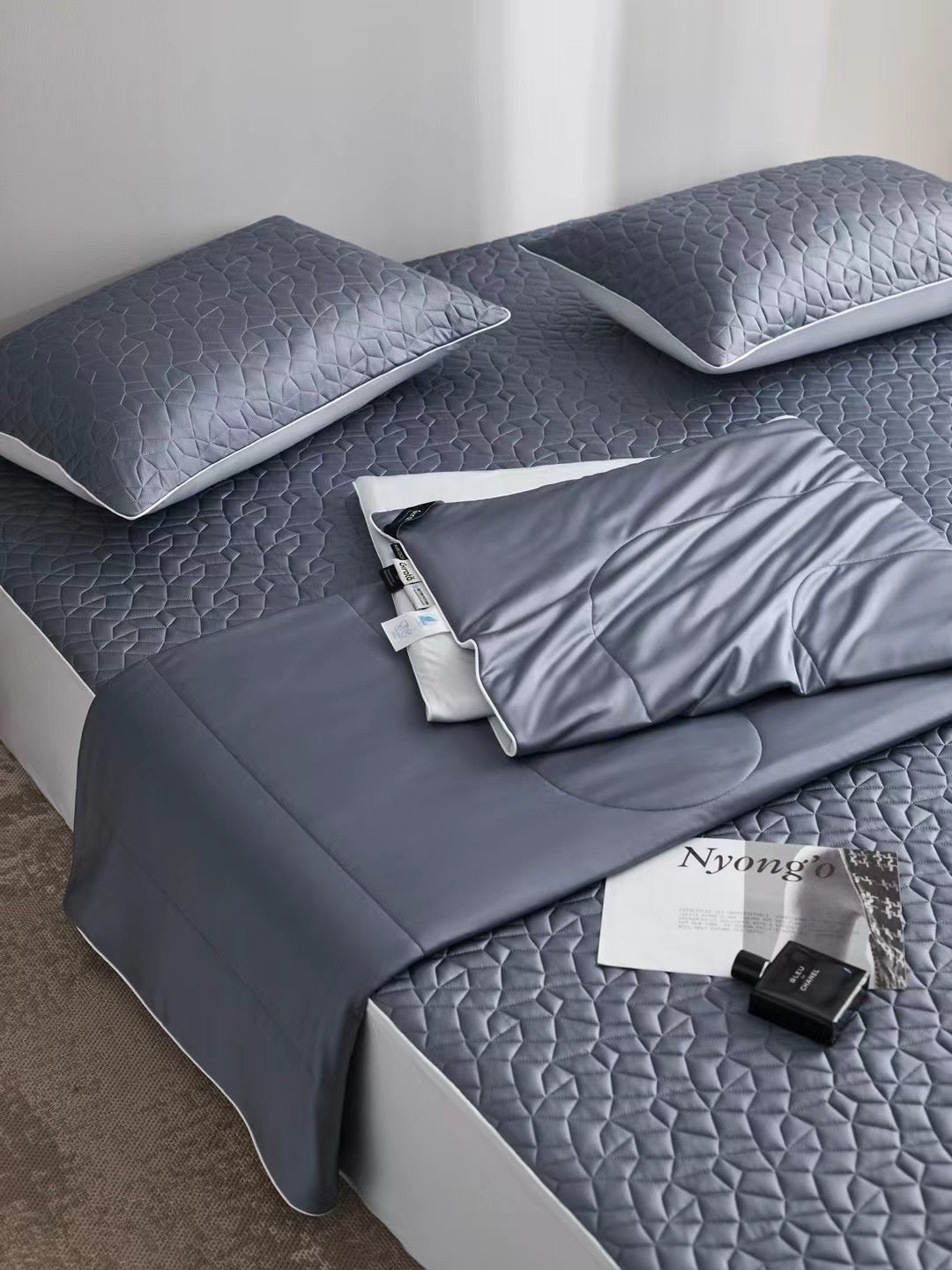 Summer Bedding Set 100% Nylon Cooling Home Texitle (Quilts + 2pcs Pillowcase+ Fitted sheet)