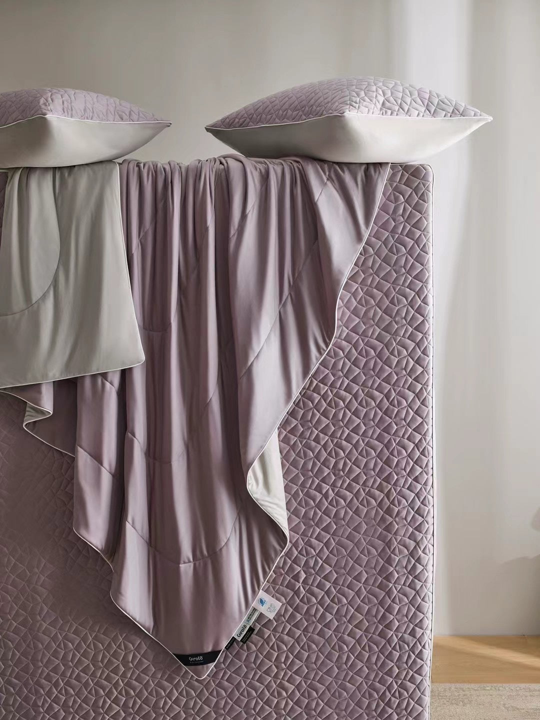 Summer Bedding Set 100% Nylon Cooling Home Texitle (Quilts + 2pcs Pillowcase+ Fitted sheet)